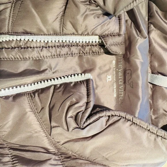 Vineyard Vines Men's Gray Quilted Vest - Picture 2 of 2